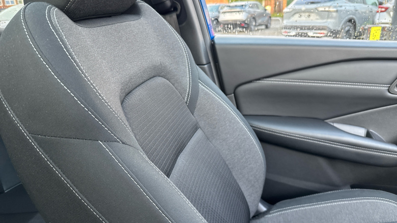 Nissan Qashqai 1.3 DiG-T MH Premiere Edition 5dr Petrol Hatchback